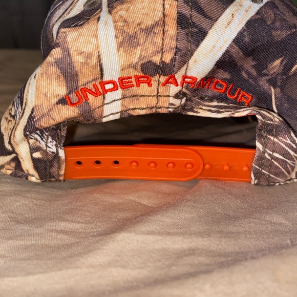 Under Armour baseball style hat - Picture 3 of 6